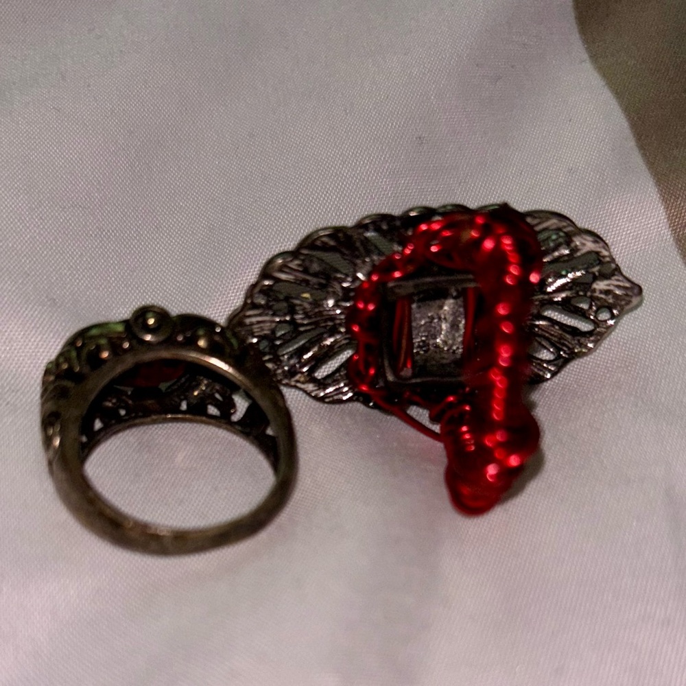 Red Rings Two Costume Jewelry - Picture 9 of 10